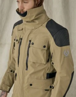 BELSTAFF PM Jacke Long Way Up Jacket - Wasserdicht, Beige 23 BELSTAFF PM Jacke Long Way Up Jacket - Wasserdicht, Beige -ONeal Verkaufsgeschäft LONG WAY UP JACKET DARK SAND 3 1280x1280