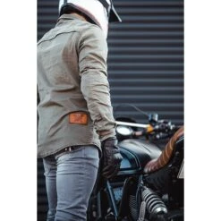 JOHN DOE Motorradhemd Motoshirt - Oliv -ONeal Verkaufsgeschäft john doe motoshirt olive lifestyle 1280x1280