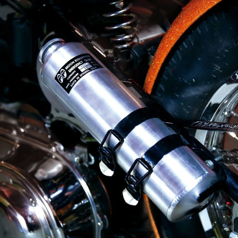 MOONEYES Reserve Benzinflasche Notfalltank - 1000ml 7 MOONEYES Reserve Benzinflasche Notfalltank - 1000ml – Bild 7