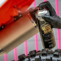 MUC-OFF Pflege Motorcycle Silicon Shine - 500ml -ONeal Verkaufsgeschäft muc off motorcycle silicon shine 2 1280x1280