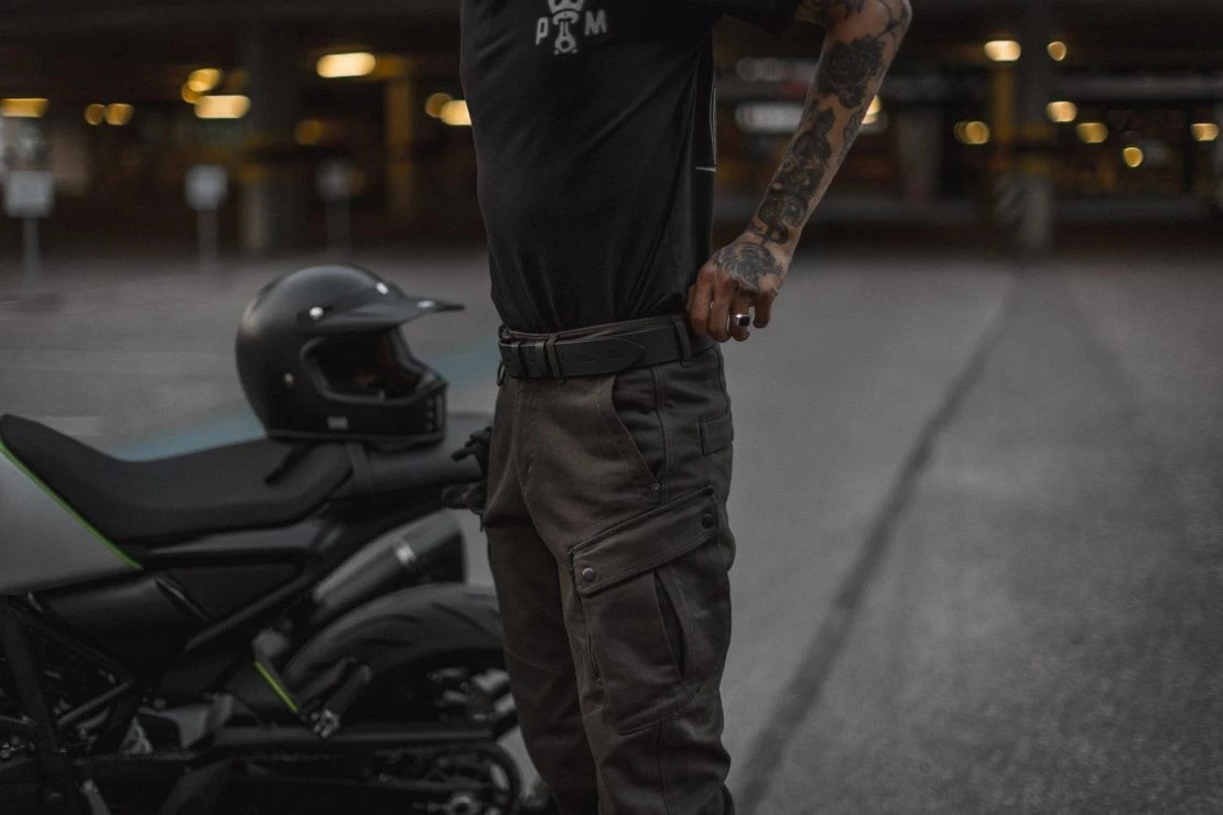 PANDO MOTO Cargohose Mark Kev 02 - Oliv 8 PANDO MOTO Cargohose Mark Kev 02 - Oliv – Bild 8