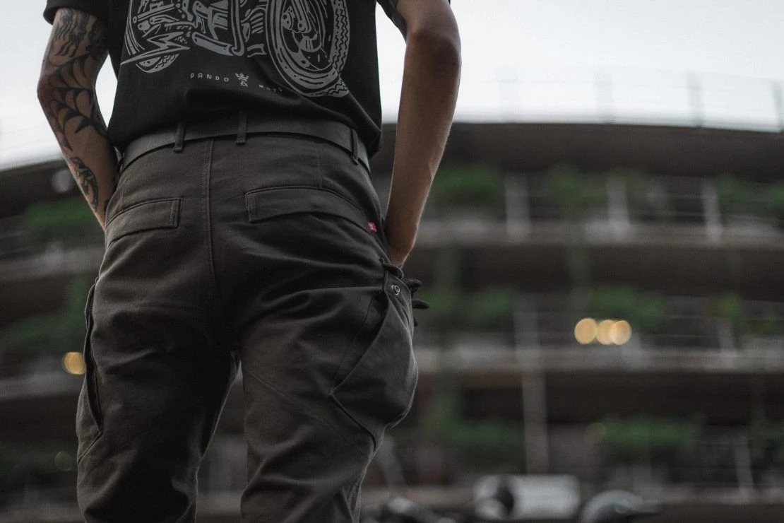 PANDO MOTO Cargohose Mark Kev 02 - Oliv 9 PANDO MOTO Cargohose Mark Kev 02 - Oliv – Bild 9